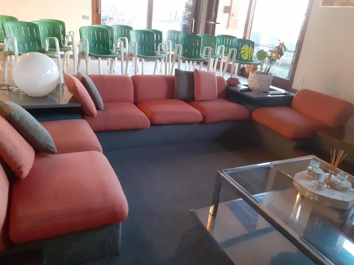 Oasi Di Mastarone - Il Vino E Le Rose Farm stay Momperone