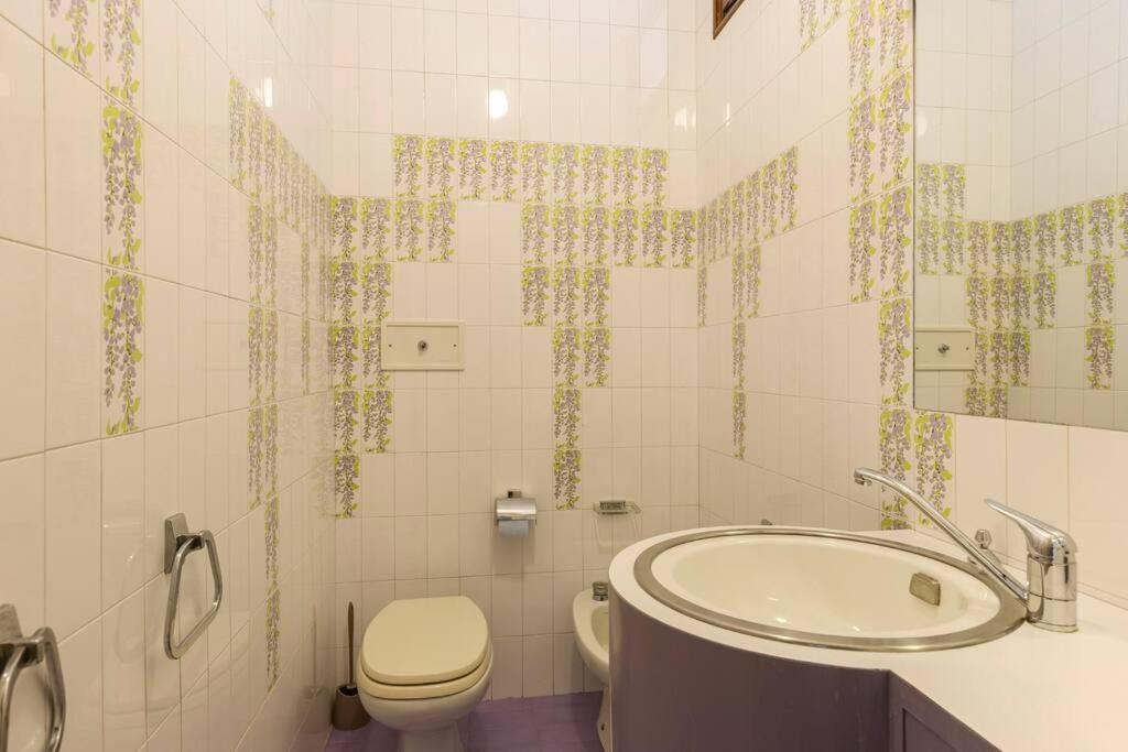 Oasi Di Mastarone - Il Vino E Le Rose Farm stay Momperone