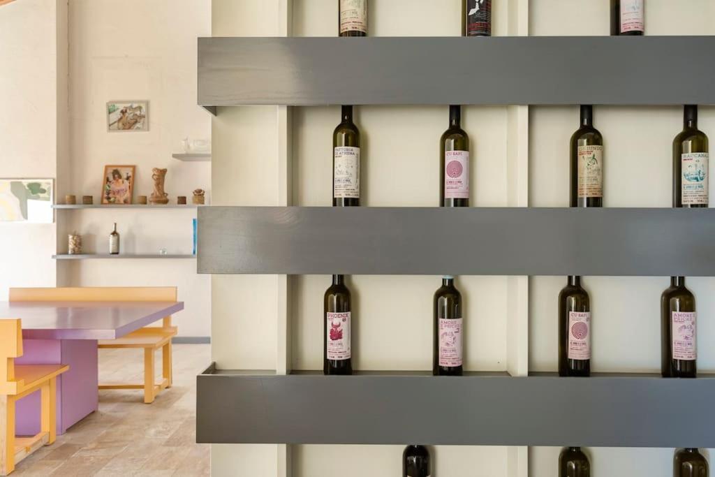 Oasi Di Mastarone - Il Vino E Le Rose Momperone
